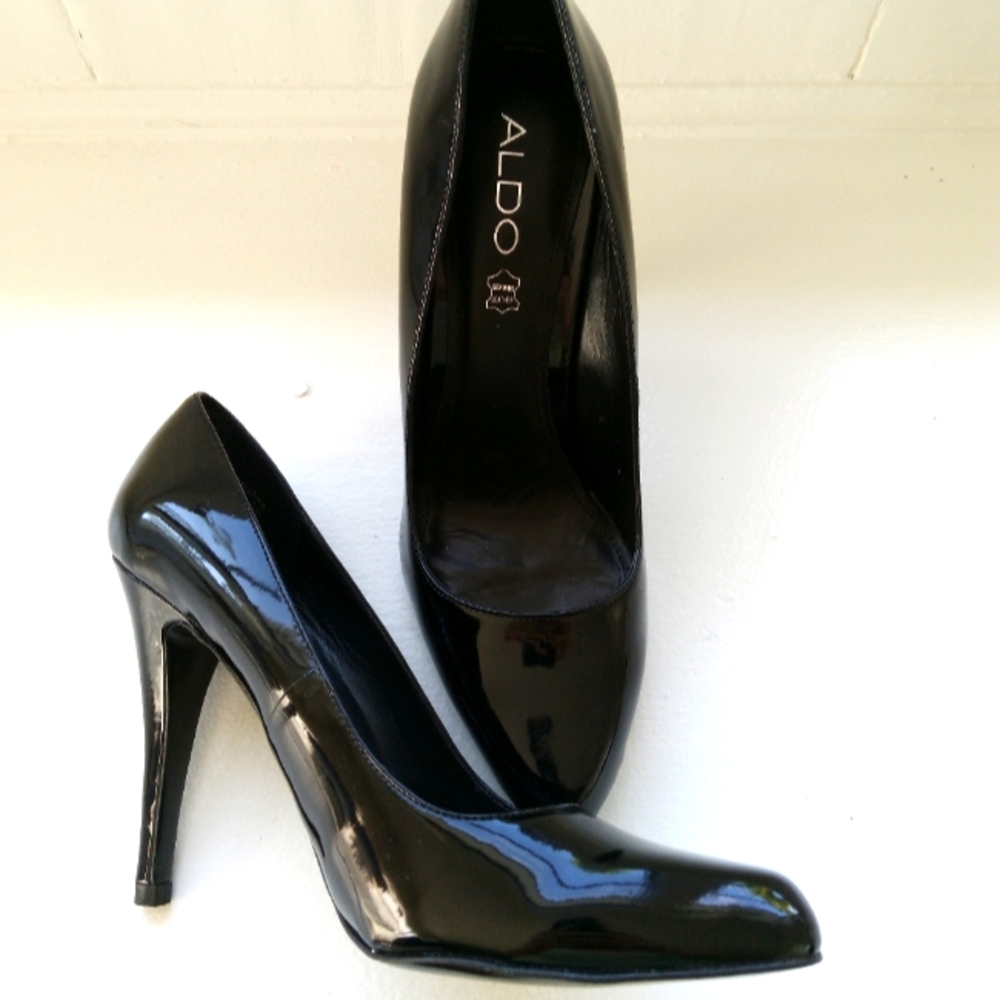 ALDO Genuine leather Black Patent Pumps Size 38B/ 7.5 - 4" heel